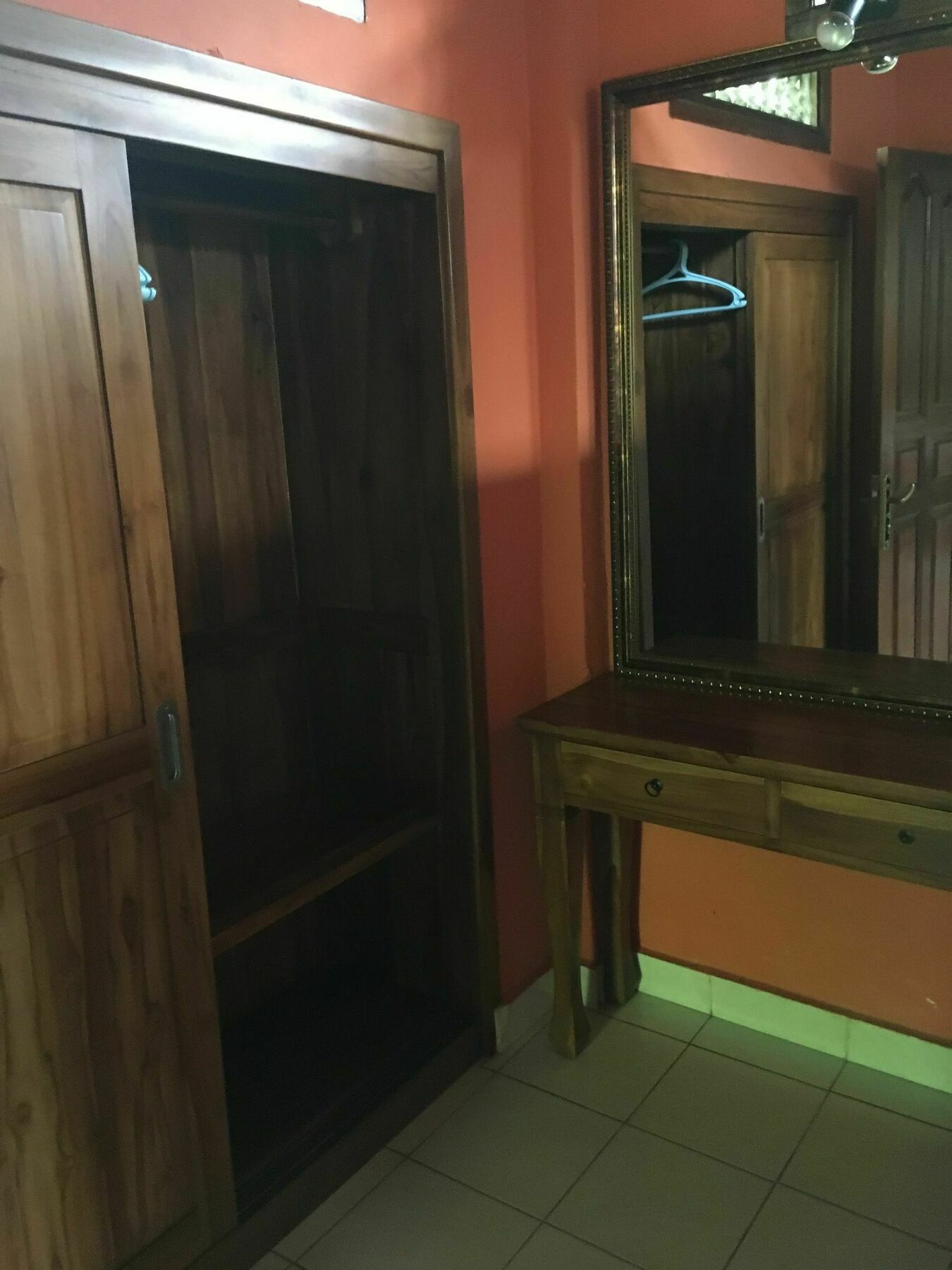 Cafe Wayan & Cottages Mangsit Exterior photo