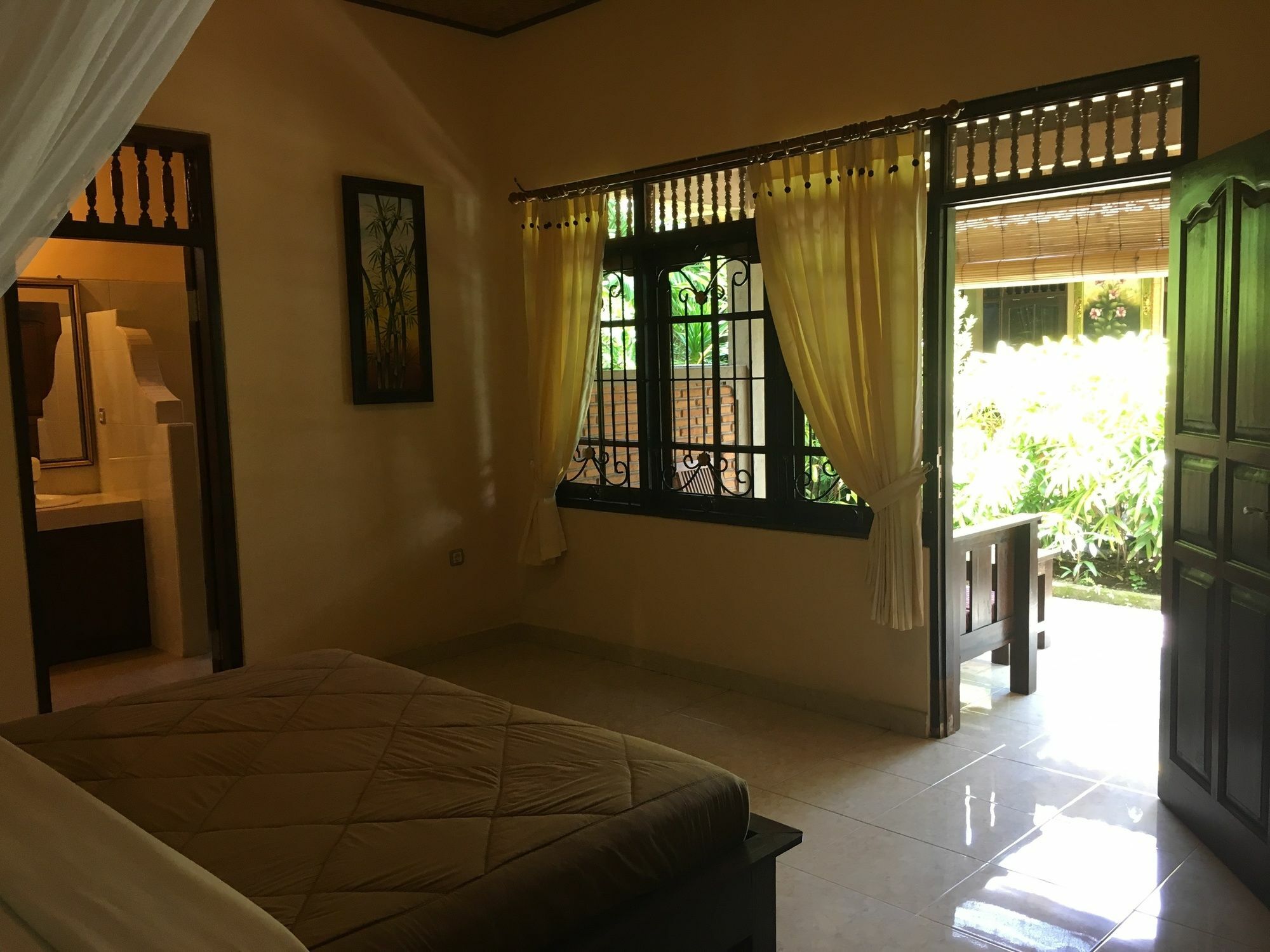 Cafe Wayan & Cottages Mangsit Exterior photo