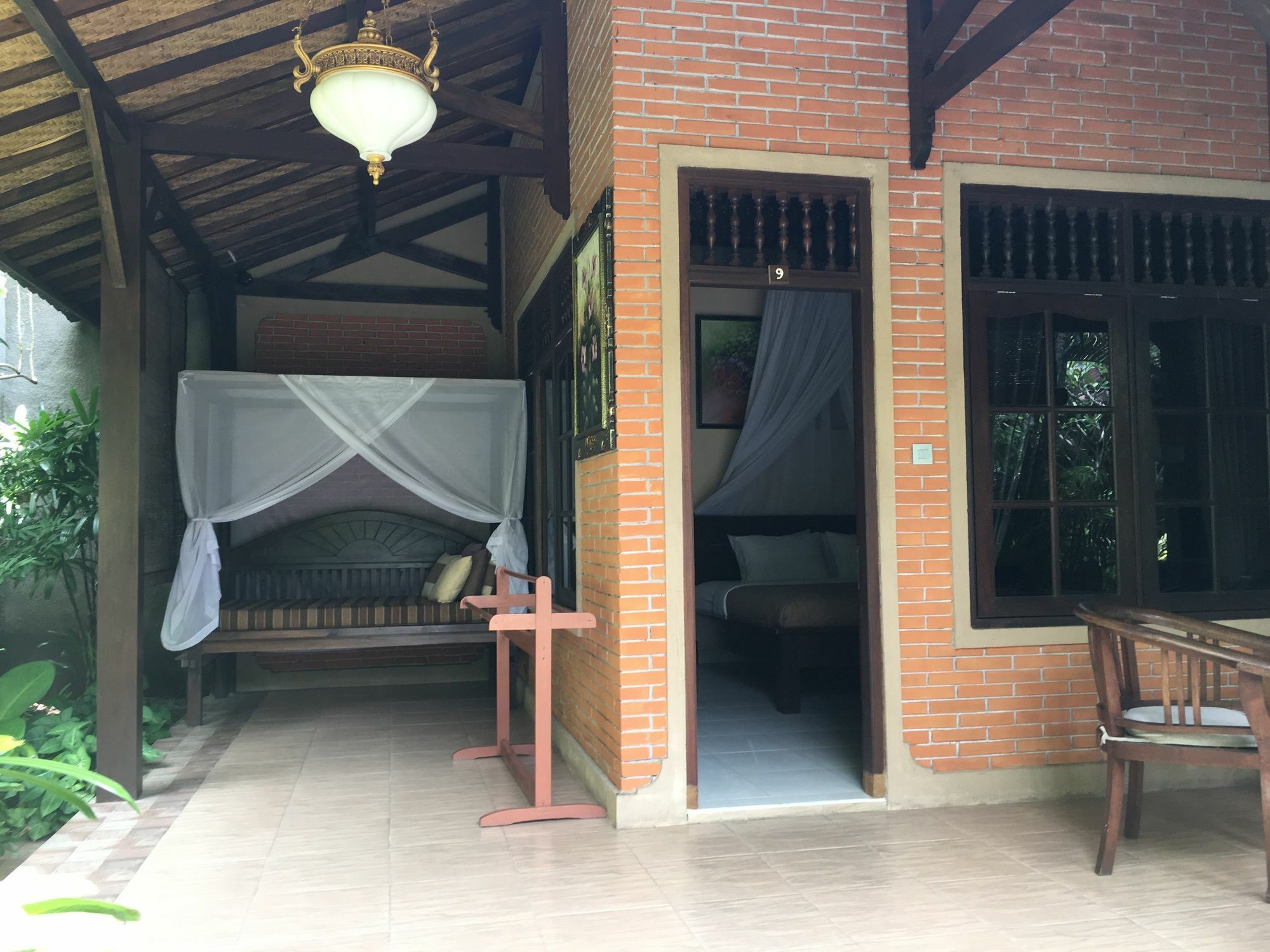 Cafe Wayan & Cottages Mangsit Exterior photo