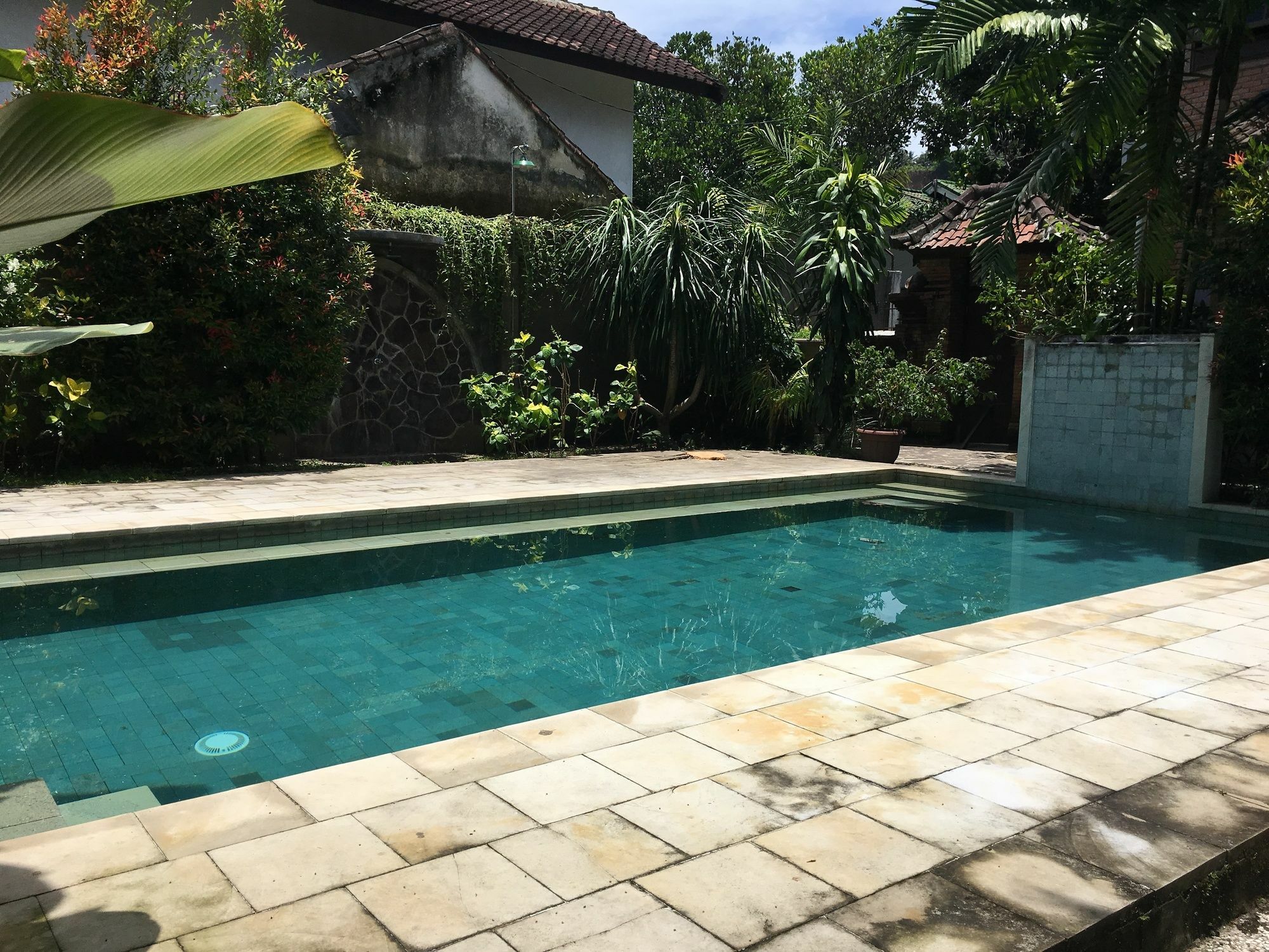 Cafe Wayan & Cottages Mangsit Exterior photo
