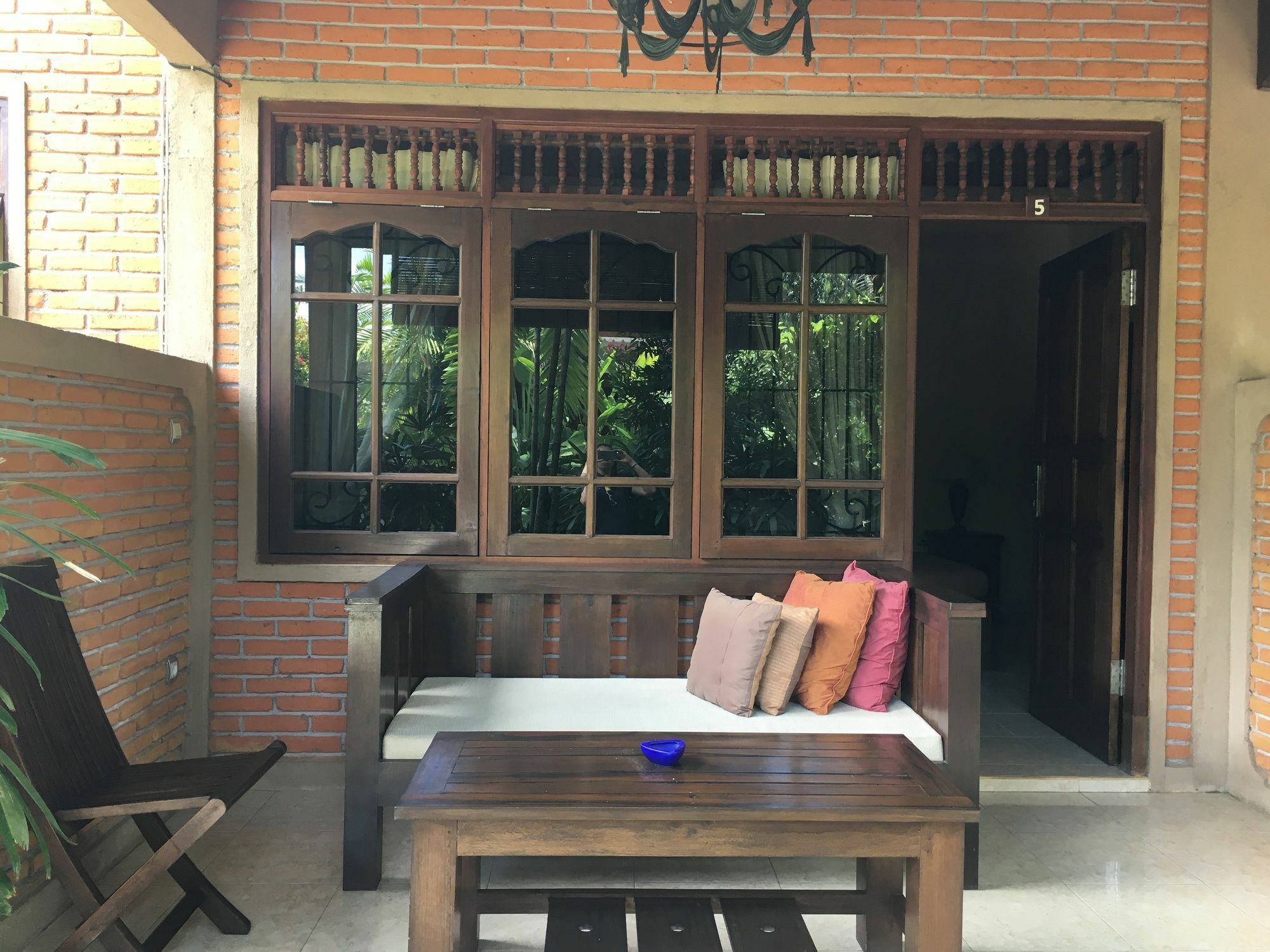Cafe Wayan & Cottages Mangsit Exterior photo